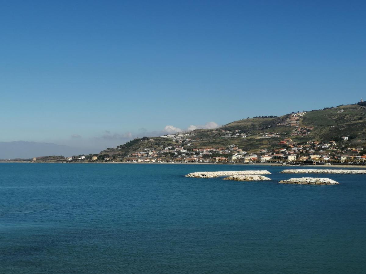 Panoramic Apartments In Villa In Center "The Beach And The Cliff" 1 Agropoli Exteriör bild