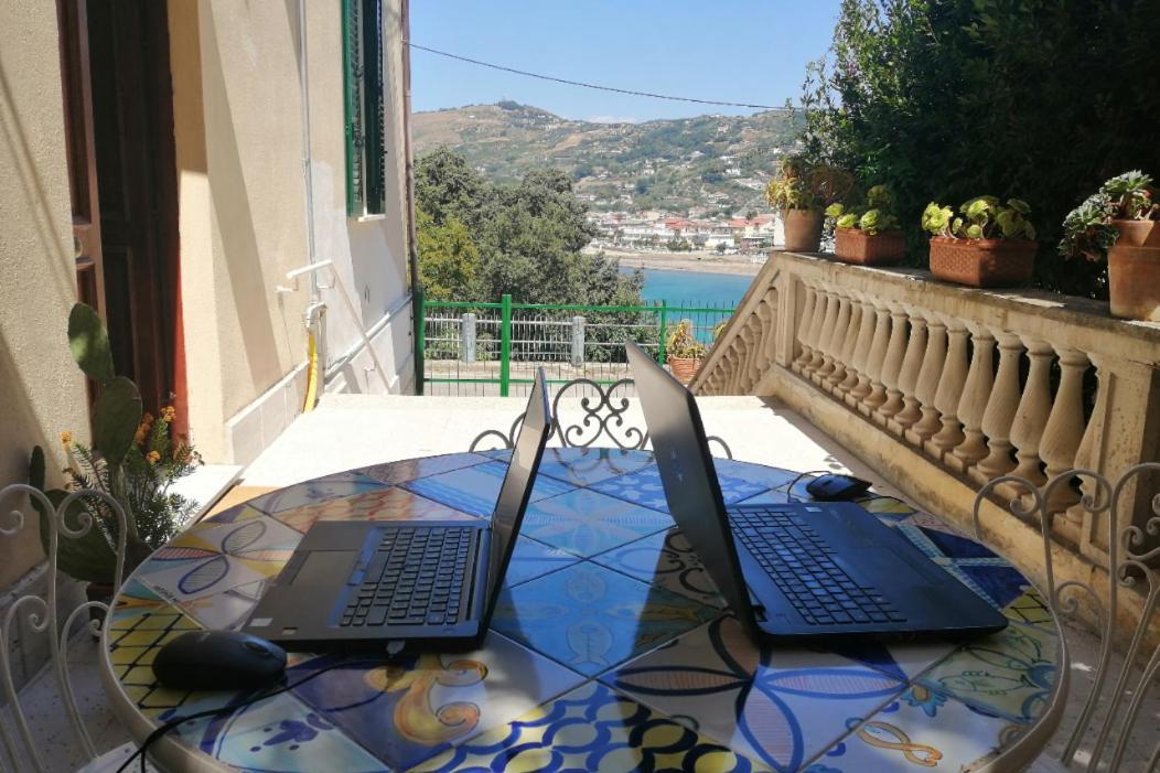 Panoramic Apartments In Villa In Center "The Beach And The Cliff" 1 Agropoli Exteriör bild