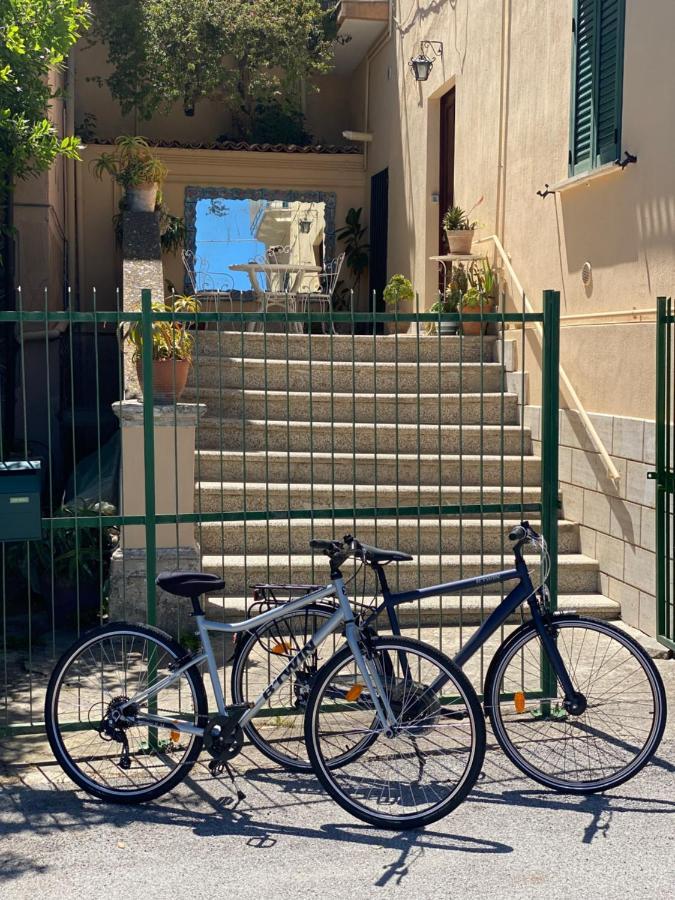 Panoramic Apartments In Villa In Center "The Beach And The Cliff" 1 Agropoli Exteriör bild