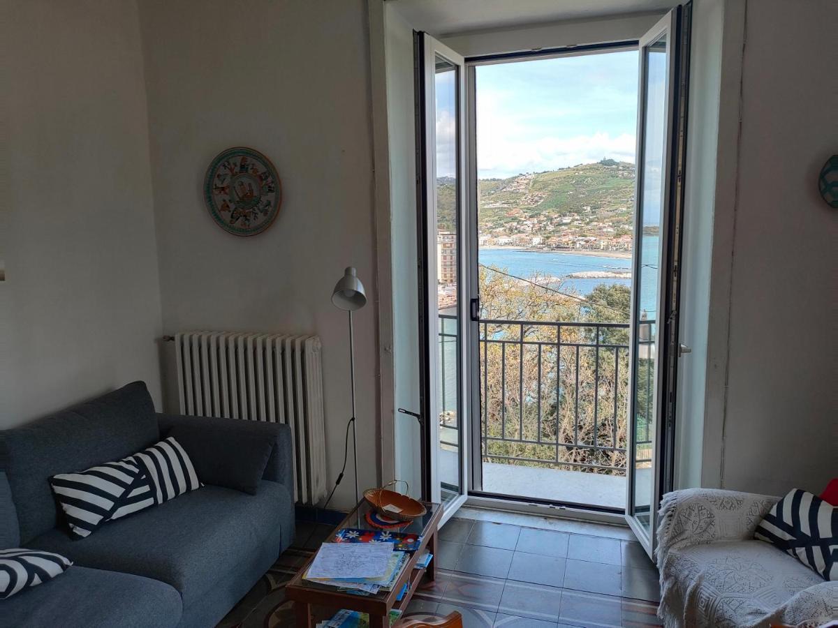 Panoramic Apartments In Villa In Center "The Beach And The Cliff" 1 Agropoli Exteriör bild