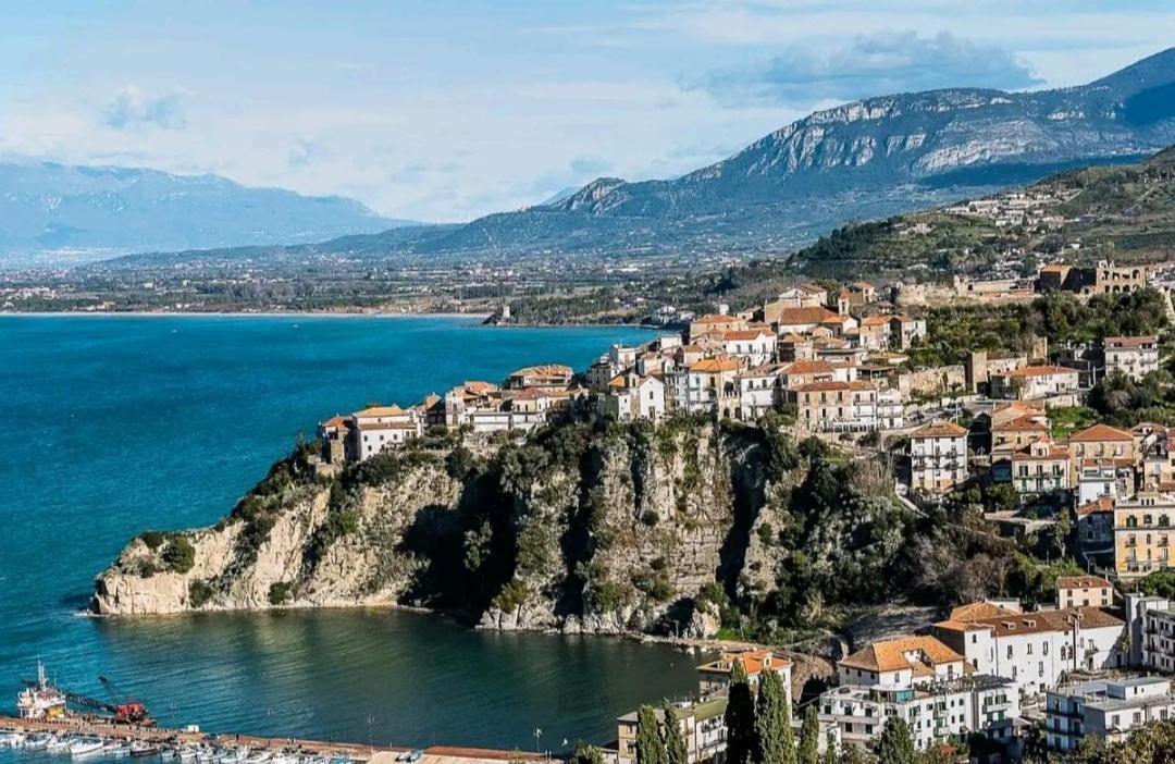 Panoramic Apartments In Villa In Center "The Beach And The Cliff" 1 Agropoli Exteriör bild